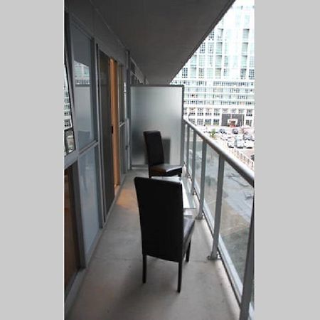 Pinnacle Suites - Luxurious Downtown Suite Toronto Room photo